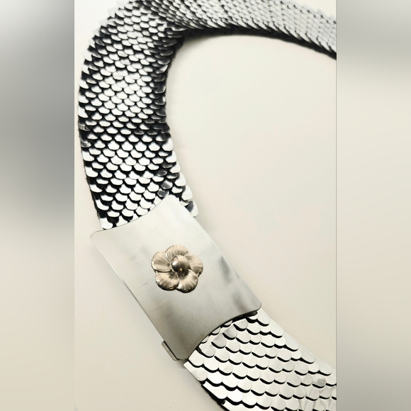 Vintage Silver Metal Mesh Belt w/ Flower Buckle 38” Waist Statement - Picture 5 of 11